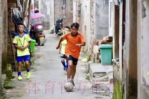 新华社:我为球狂丨足球与海:福建霞浦“长风少年”背后 新华社:我为球狂丨足球与海:福建霞浦“长风少年”背后